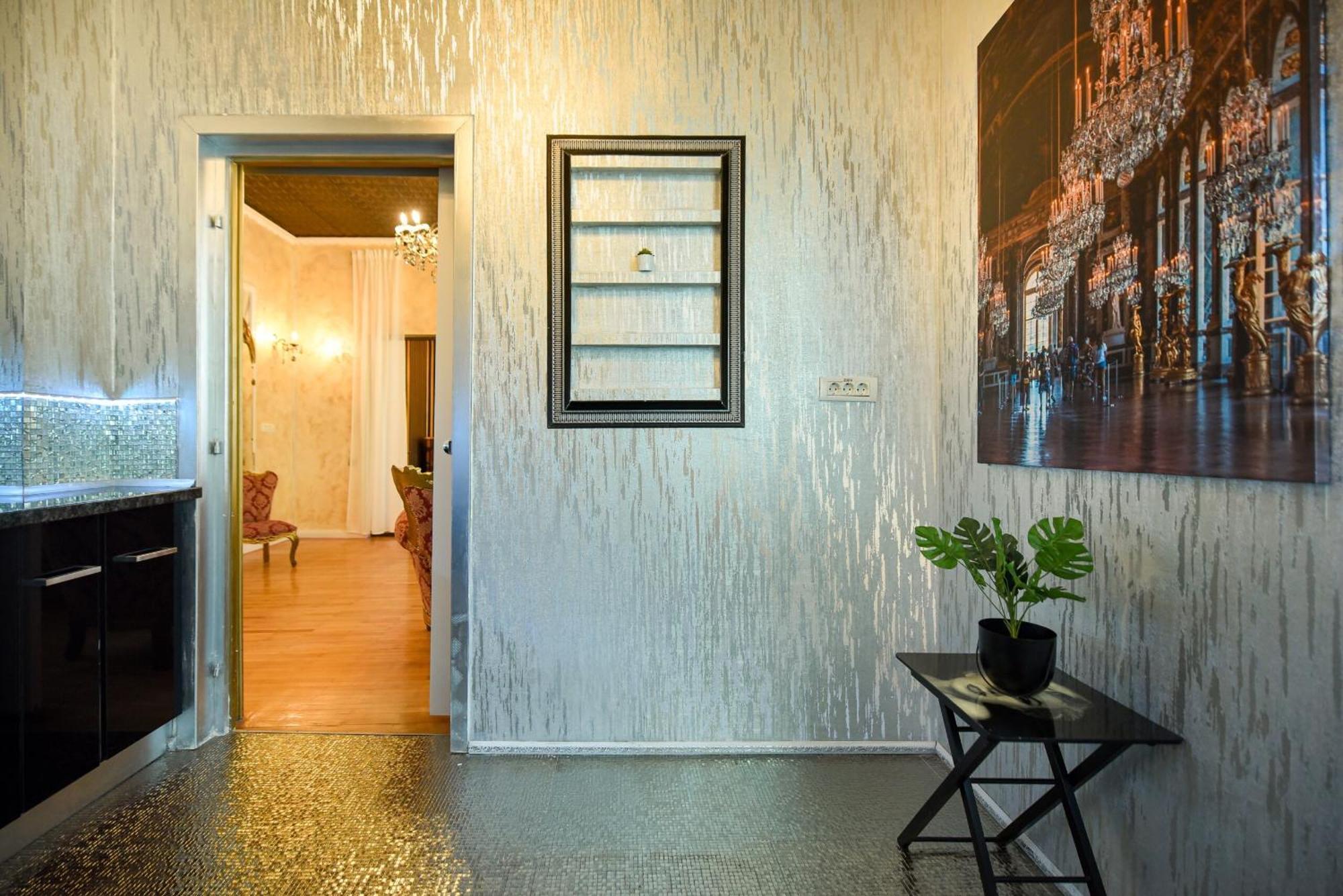 Centrally Located 2Br Apartment With Balcony & Unique Design Bucarest Esterno foto